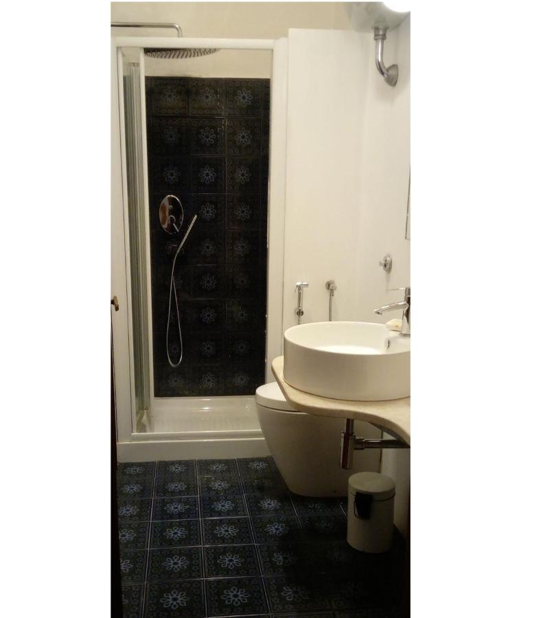 Nice Apartments In Waterfront Villa In Bosa Porto Alabe トレズヌラーゲス エクステリア 写真