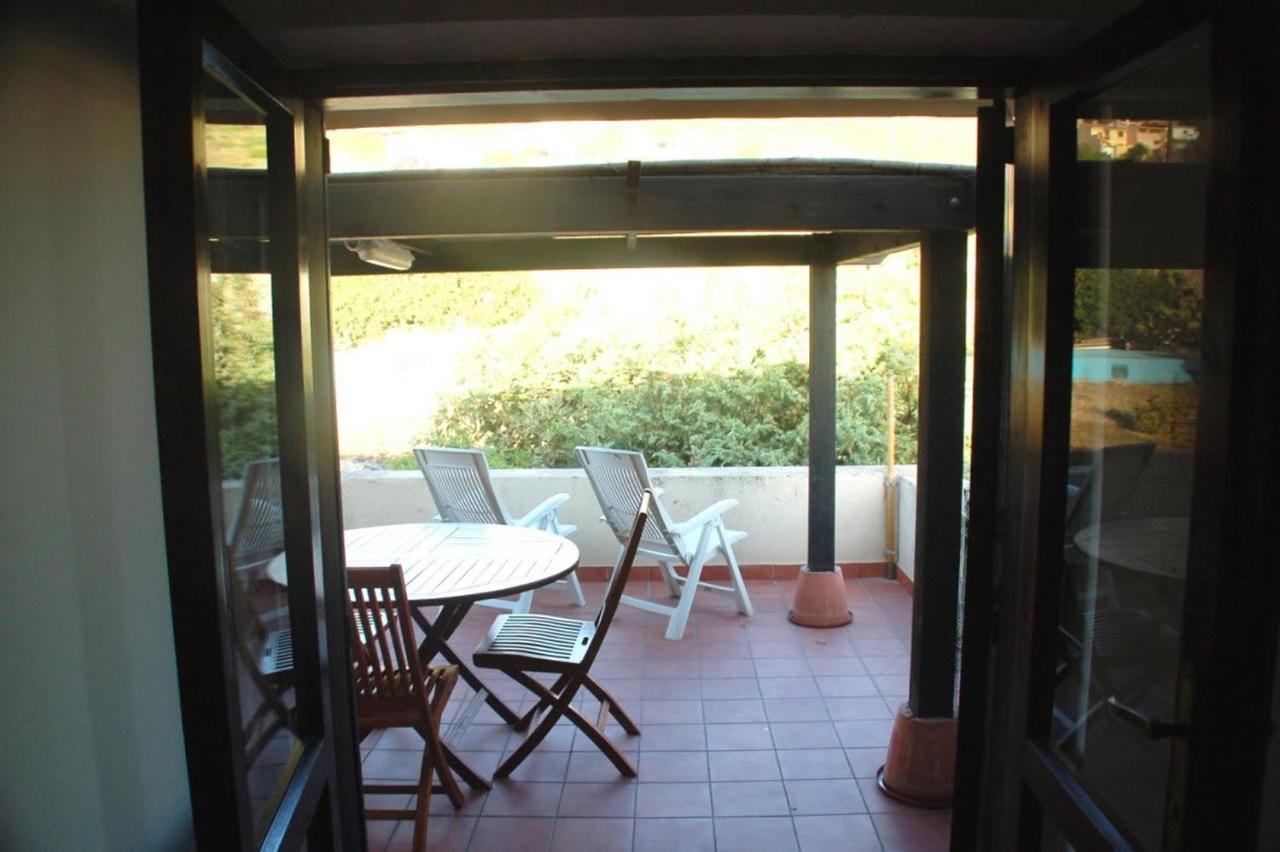 Nice Apartments In Waterfront Villa In Bosa Porto Alabe トレズヌラーゲス エクステリア 写真